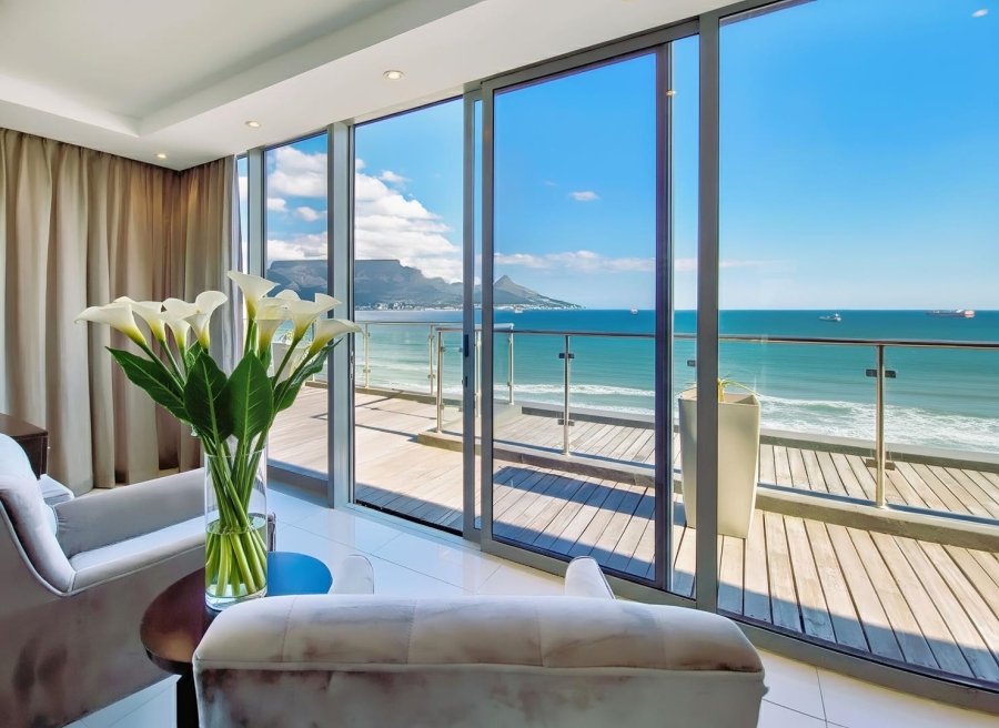 4 Bedroom Property for Sale in Bloubergrant Western Cape